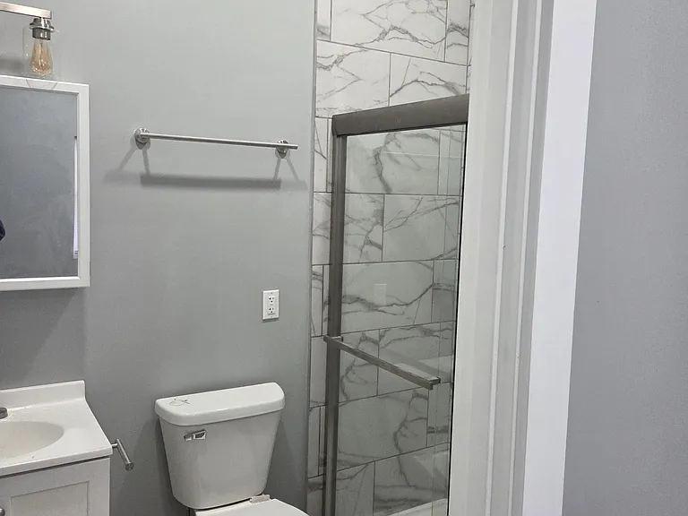 133 W 5th St — Photo 7