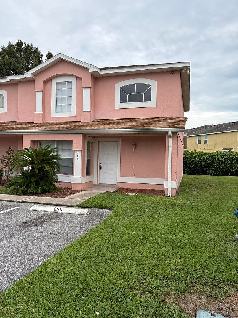Nice 3 bedroom /2 bath 2 story townhome at Park Place at Meadows Woods in Orlando — Photo 2
