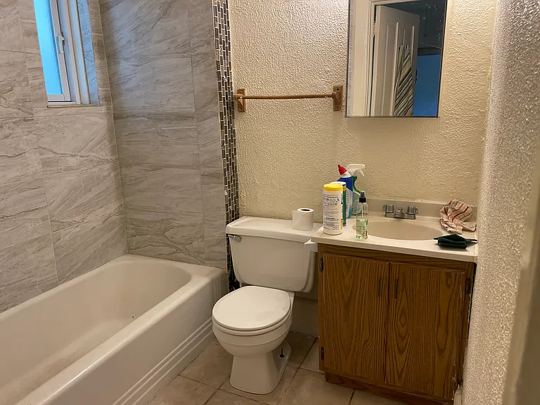 2035 N Cambridge Ave #1 — Photo 4