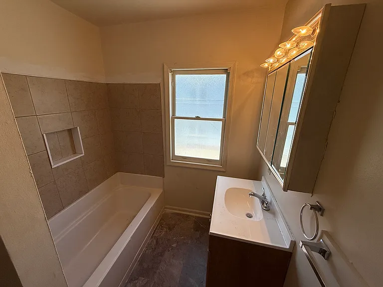 66 Elizabeth St #66 — Photo 16