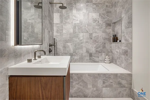 Sold by One Realty Global Corp | media 19