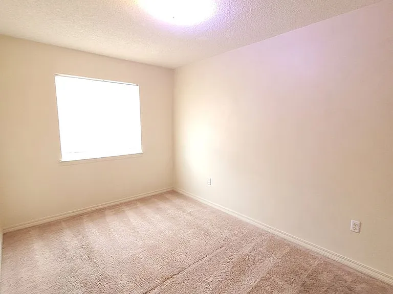 647 Virginia Oak Ct — Photo 12