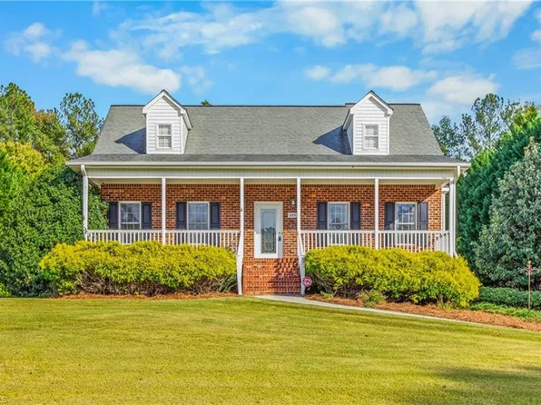 285 Fairystone Ln, Lexington, NC 27295