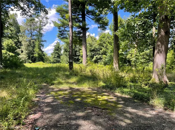 10873 Valley View Rd, Northfield, OH 44067