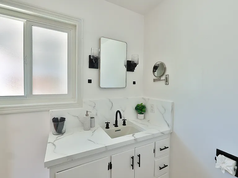 1020 Orange St — Photo 16