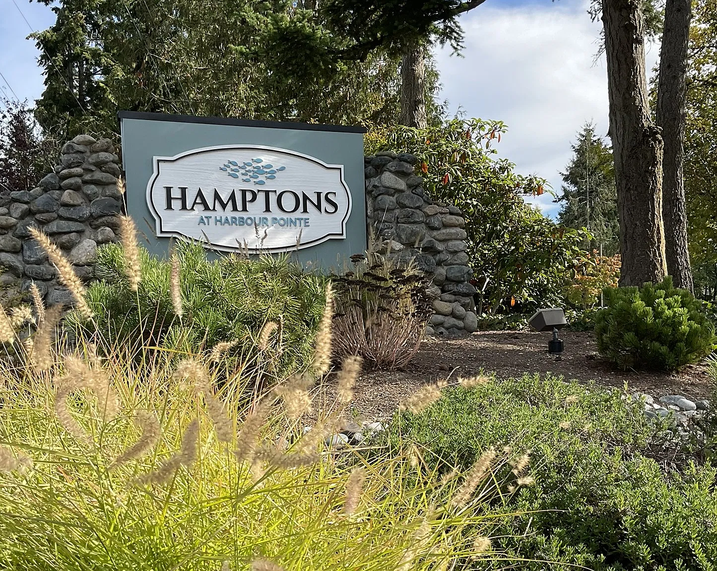 2 bed, 1.5 bath, 1100 sqft, $2,100 — Photo 1