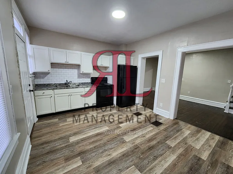 640 S Champion Ave — Photo 15