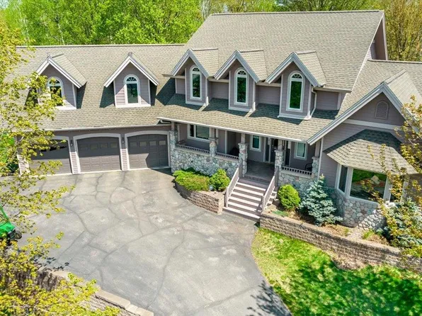 2707 Twin Creeks Cir, Duluth, MN 55811