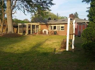 100 Arden Dr, Williamsburg, VA 23185