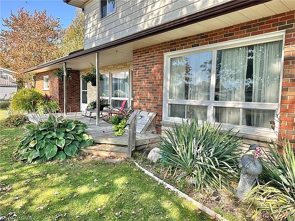 2nd image of 11 Reserve St