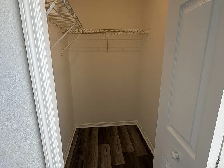 701 Cresting Oak Cir — Photo 24