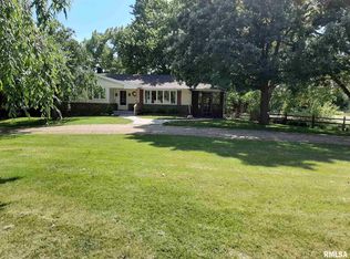 33087 County Line Rd, Deer Creek, IL 61733