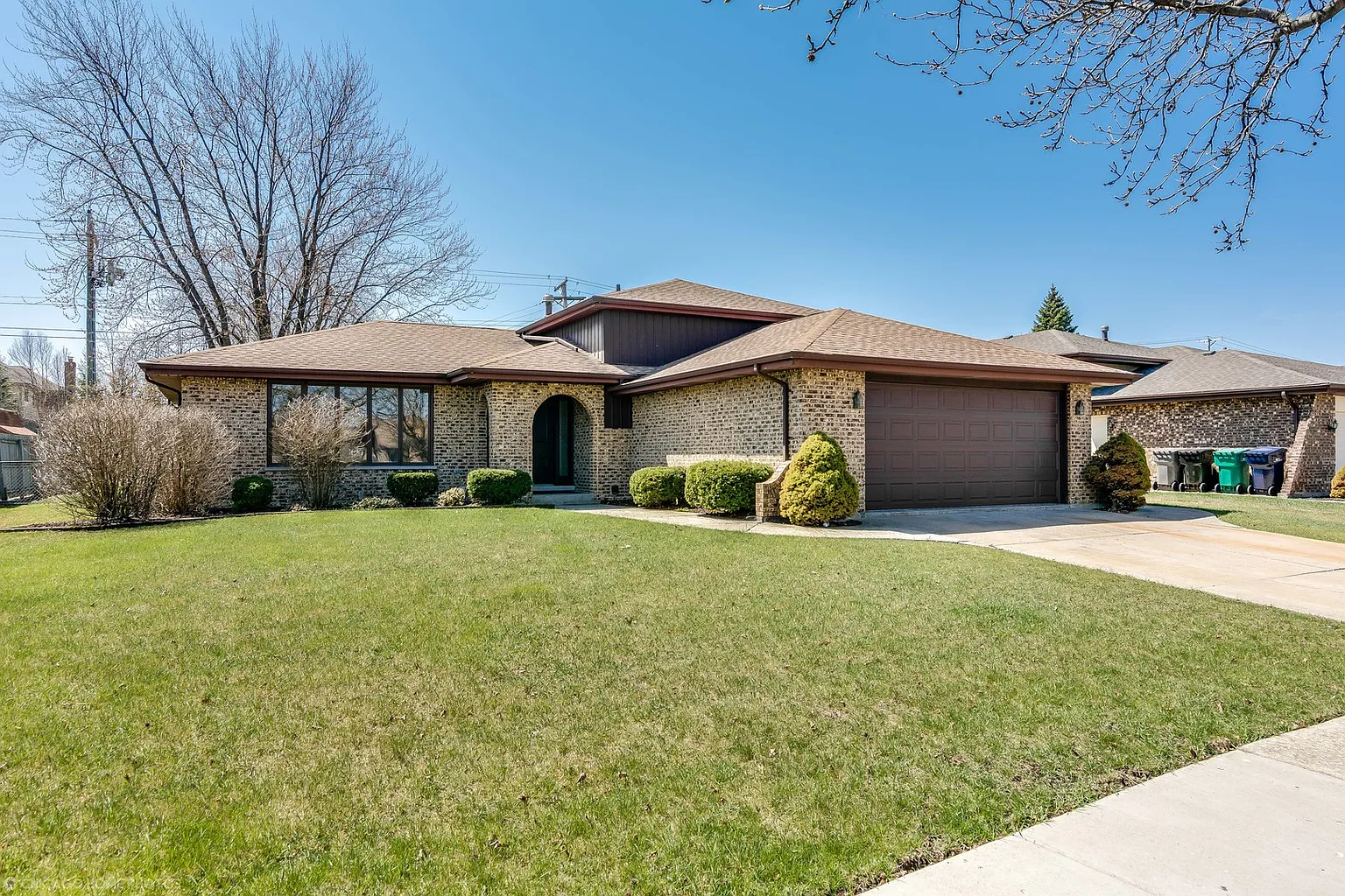 8911 Briarwood Ln photo 1