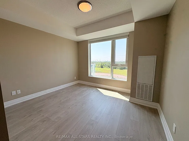 10 Rouge Valley Dr W #622 — Photo 10