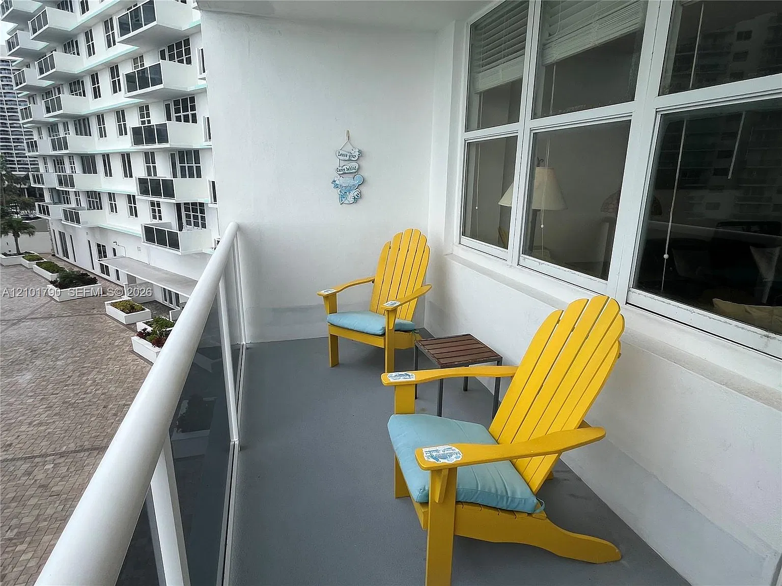 Sea Air Towers Condo — Photo 2