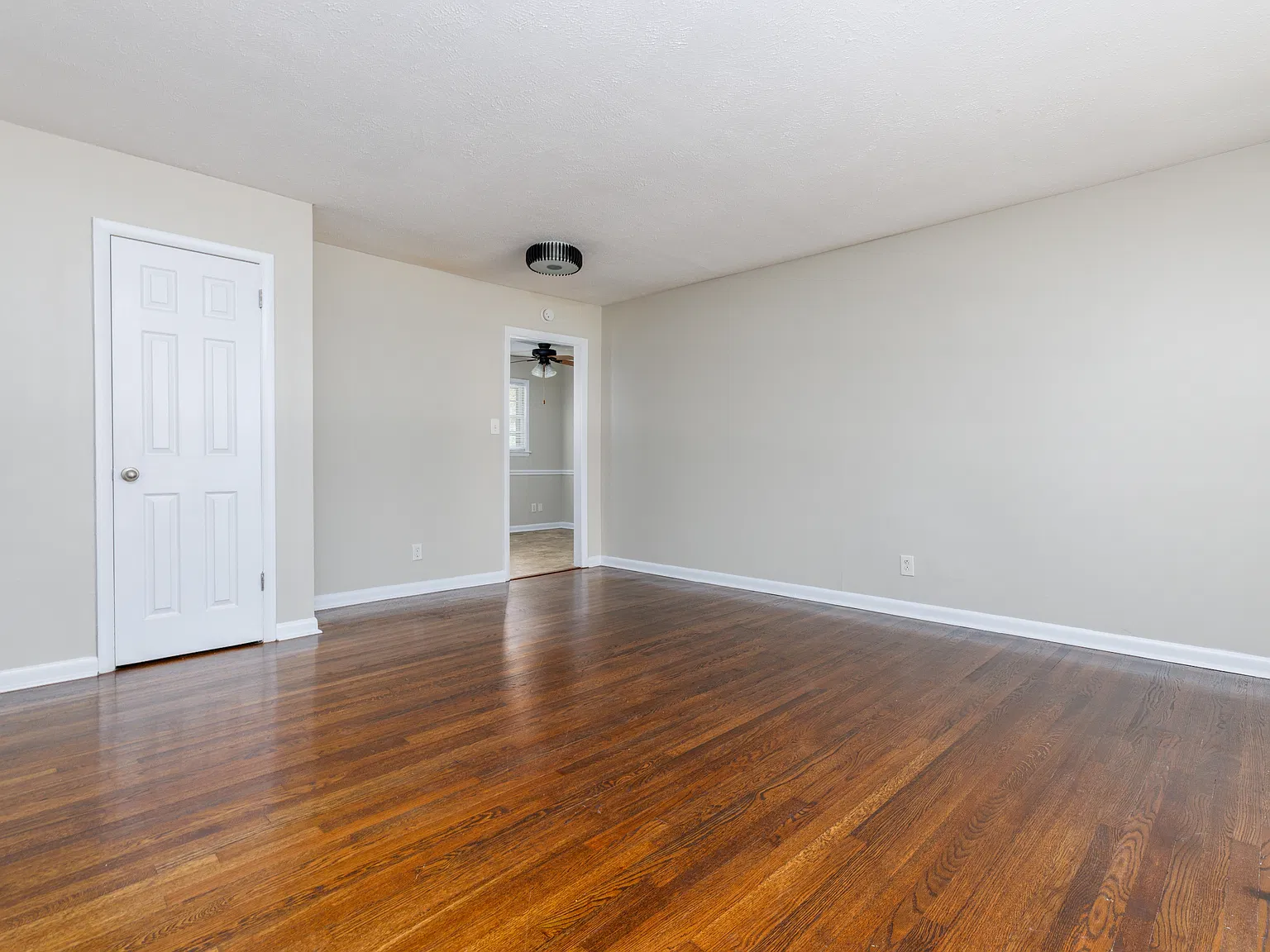 402 Stella Drive - 1 — Photo 4