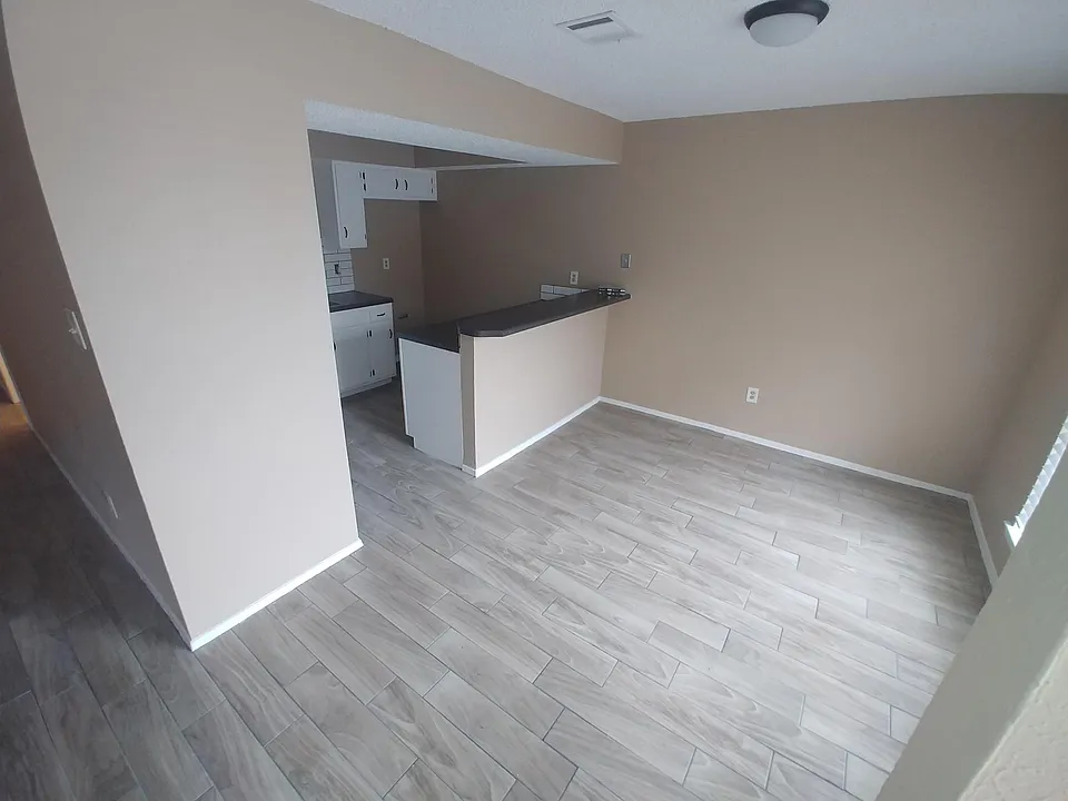 314 E Denton Dr #19