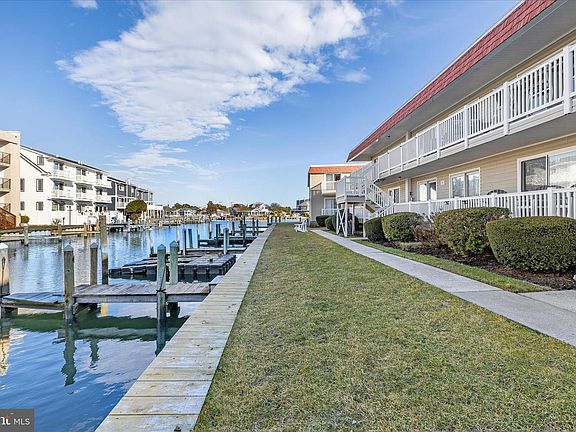 5th image of 8908 Rusty Anchor Rd #401