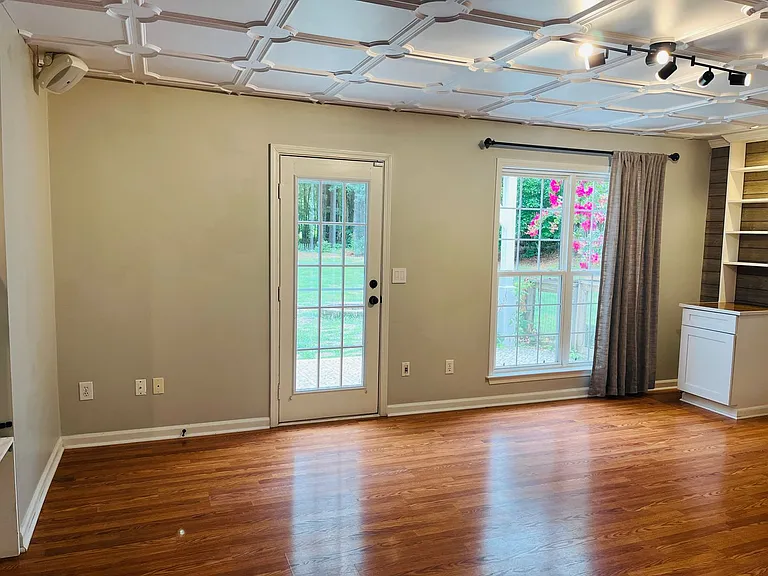 55 Tyler Woods Dr — Photo 15
