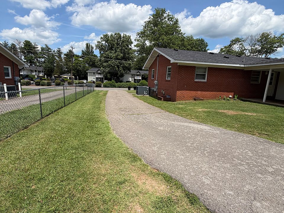 1st image of 1010 Bradyville Pike