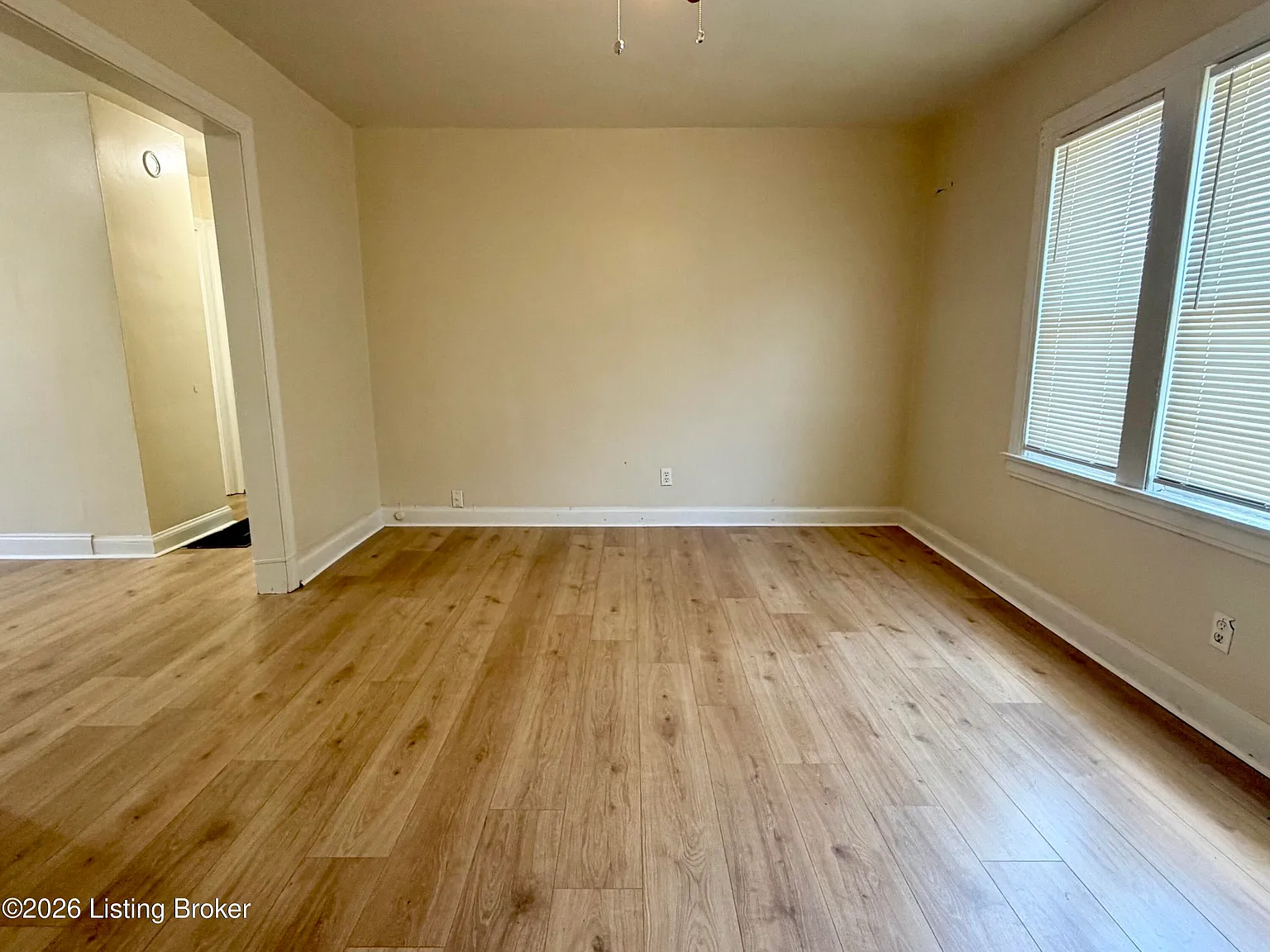 2 bed, 1.0 bath, 750 sqft, $695 — Photo 2