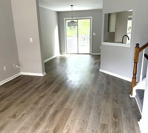4th image of 10936 Baskerville Rd