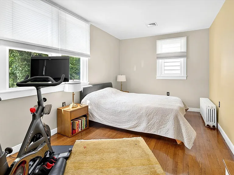 14 W Delaware Ave — Photo 20