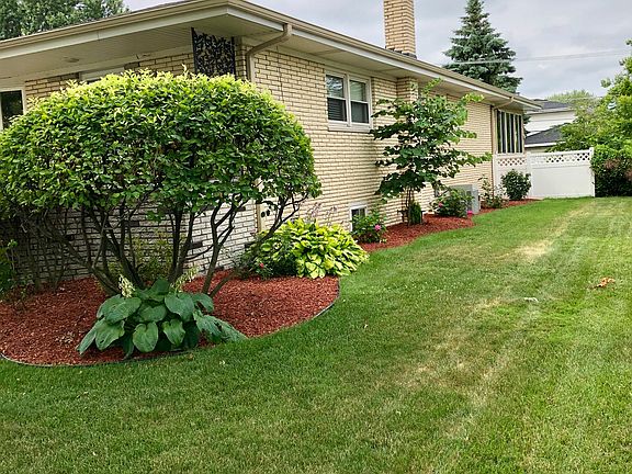 3rd image of 10940 S Kolmar Ave