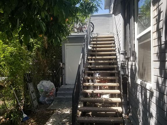 4th image of 302 E Villa St #4