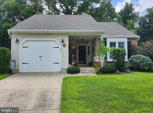 6 Moneta Ct, Mount Laurel, NJ 08054