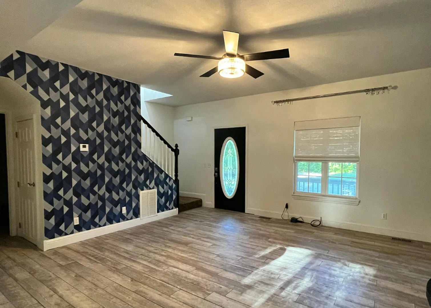 3 Bedroom 2.5 Bathroom House — Photo 4