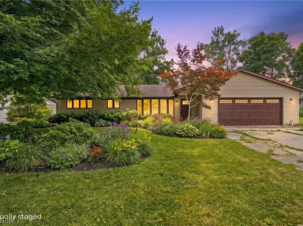 8160 Joyce Rd, Broadview Heights, OH 44147