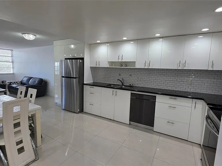 1351 NE Miami Gardens Dr #511E — Photo 3