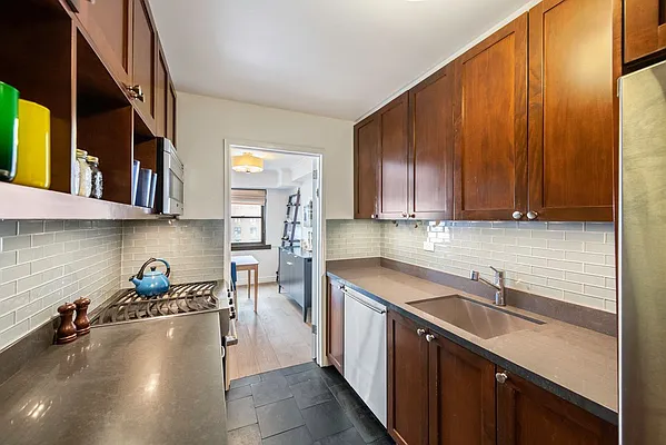 Sold by Nest Seekers International | media 3