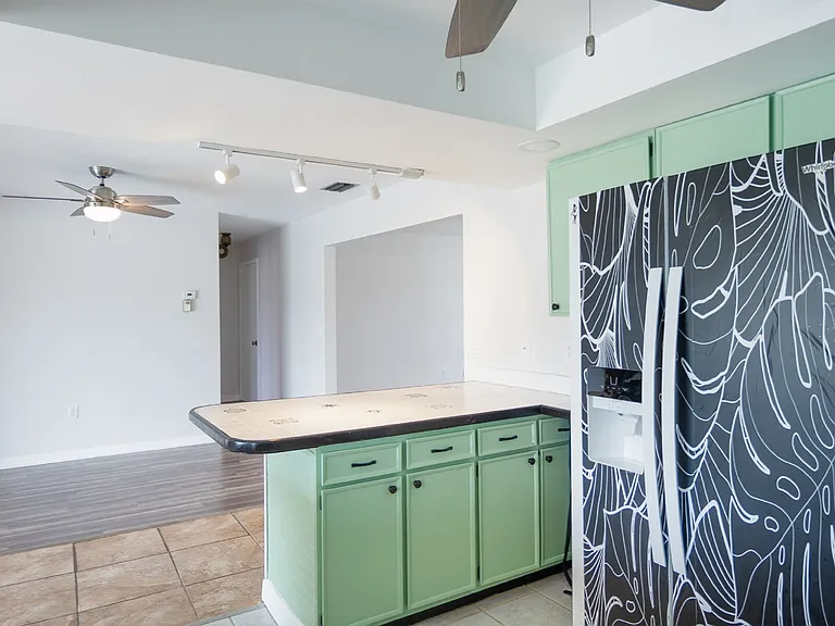 143 Rotonda Cir — Photo 11