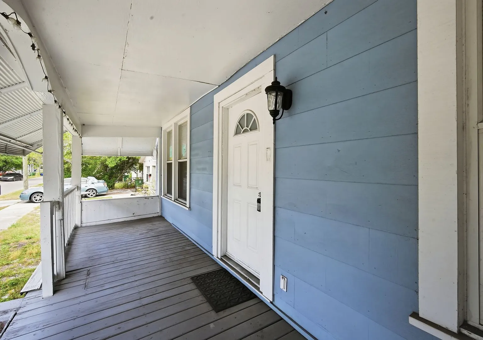 Charming 3-Bedroom Home in Historic Ybor City with Open Floor Plan & Vaulted Ceilings — Photo 4