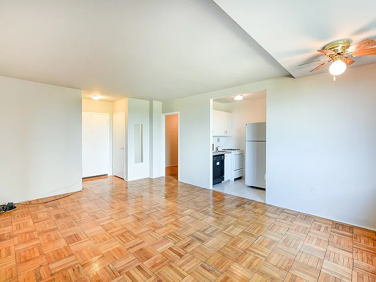 1021 Arlington Blvd #525 — Photo 4