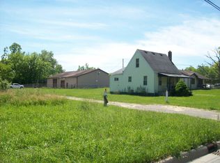 420 E Carpenter Rd, Flint, MI 48505