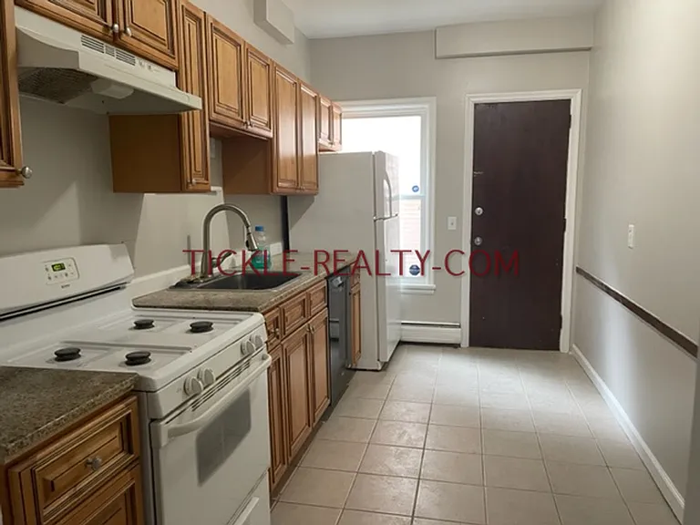 681 Averill Ave. — Photo 14