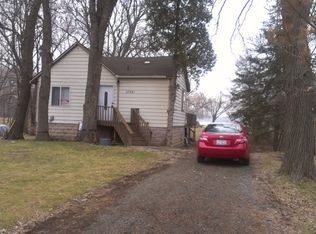 27281 Bayview St, Island Lake, IL