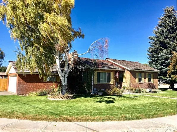 445 S Cleveland Ave, Blackfoot, ID 83221