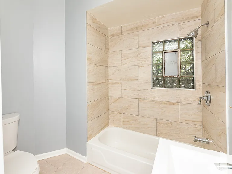 1022 W Fry St #CH1 — Photo 8