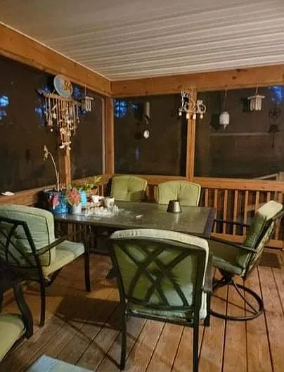 94 Nottingham Ln — Photo 32