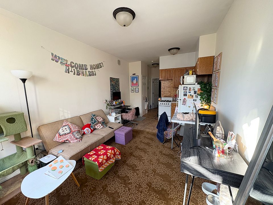2nd image of 410 W 51st St APT 501