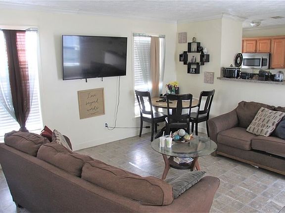 3rd image of 1218 Odeon St