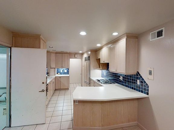 5th image of 20345 Clifden Way