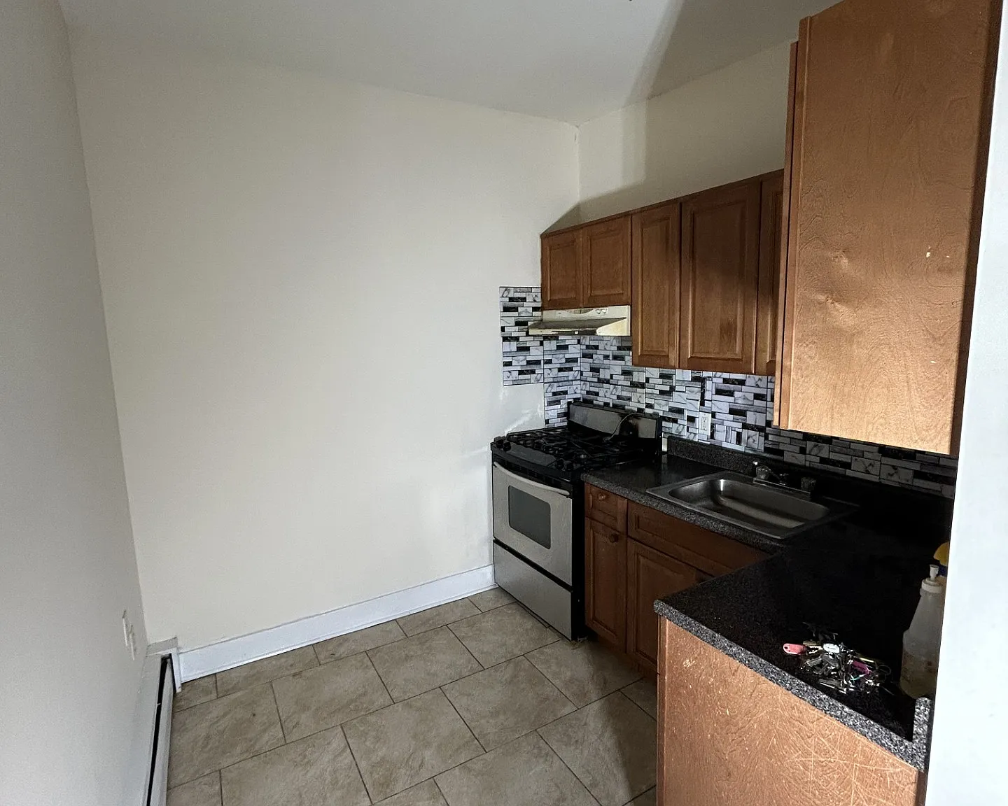3 bed, $1,800 — Photo 3