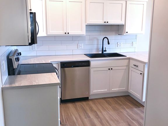5th image of 5104 S Dubuque Ave