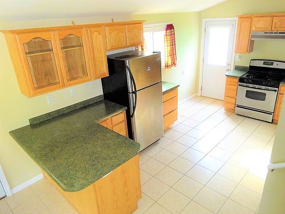 3rd image of 1712 Queens Ct