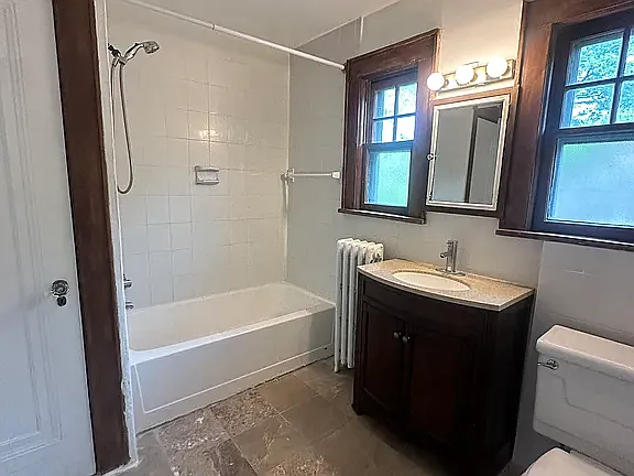 325 Bogert Ave — Photo 23